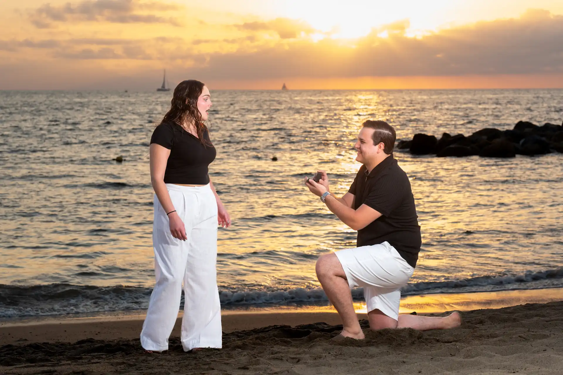 Love in Paradise: The Ultimate Guide to Couples & Engagement Photography in Puerto Vallarta